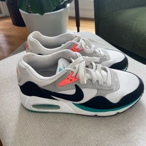 Women’s Air Max Correlate "white black new green"
